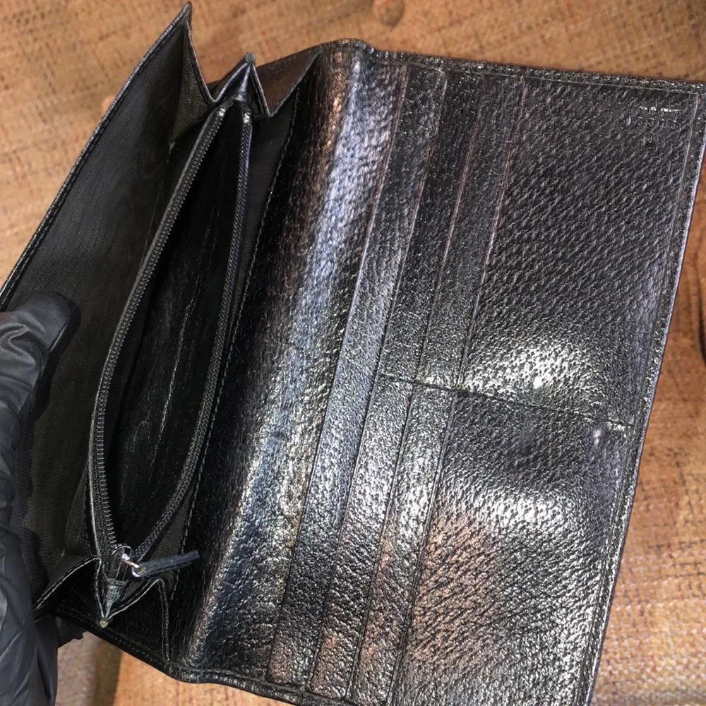 GUCCI Black Lambskin Trifold Long Wallet with Silver G Money Clasp Vintage